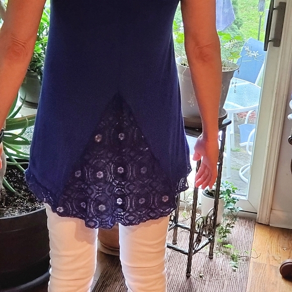 🍒Anthropologie Lace Edge Bordeaux Blue Tunic Top CYA - Picture 8 of 12